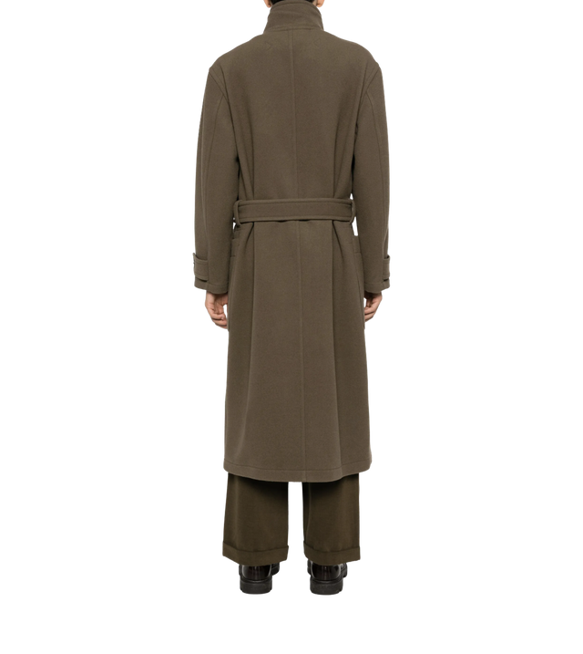 Einreihiger Mantel mit Gürtel