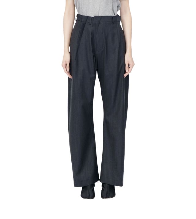 Bundfaltenhose mit Nadelstreifen