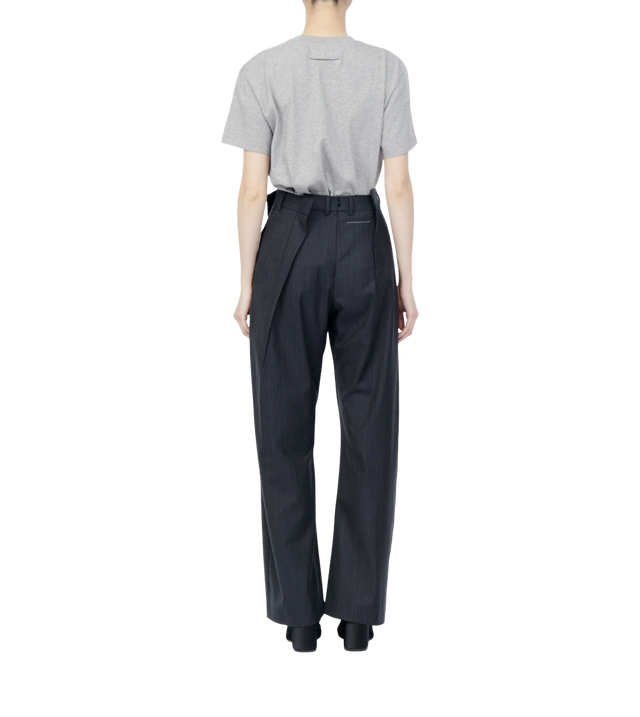 Bundfaltenhose mit Nadelstreifen