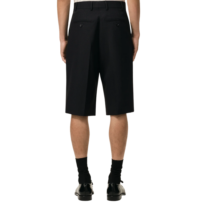 Bermudashorts mit hoher Taille und zwei Falten