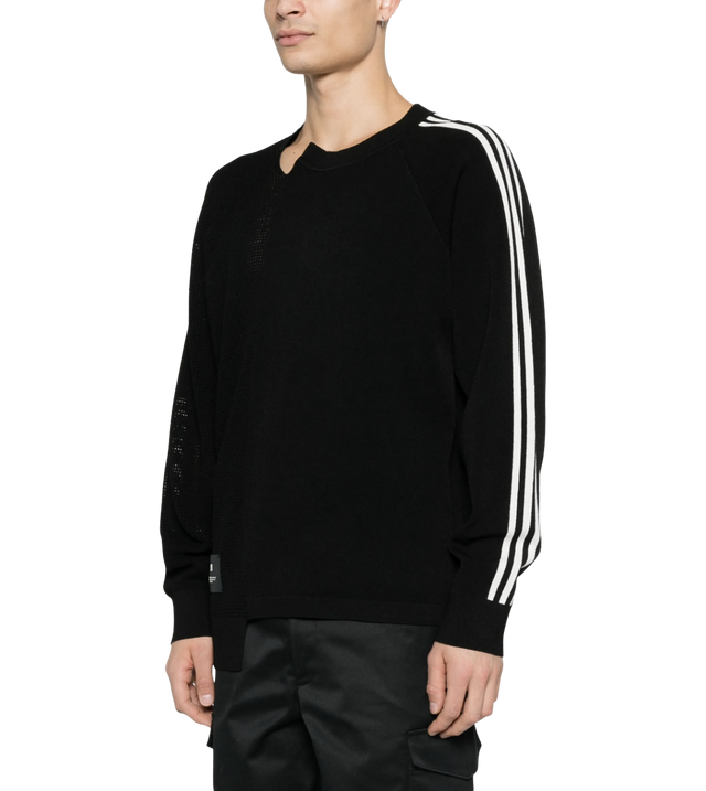 Pullover mit drei Streifen