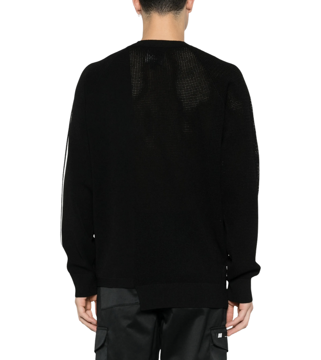 Pullover mit drei Streifen