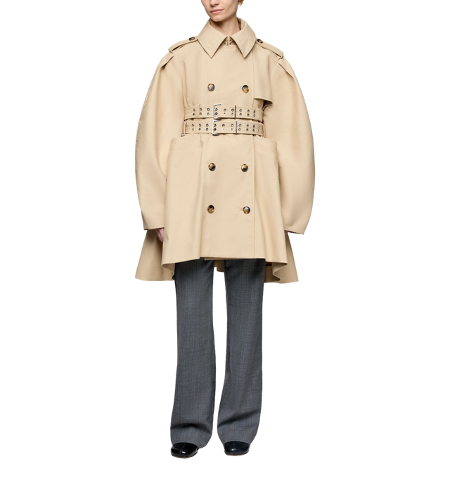 Doppelreihiger Mantel mit Gürtel