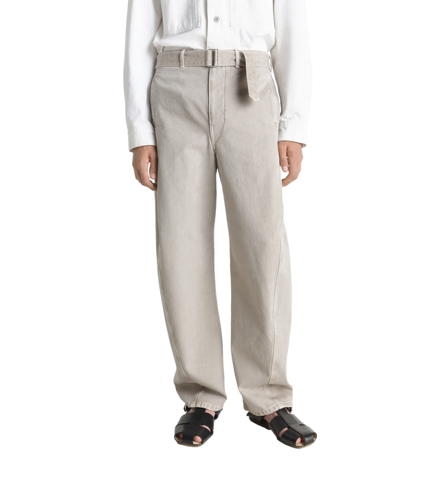 Twisted Hose aus schwerem Twill in Beige mit Gürtel