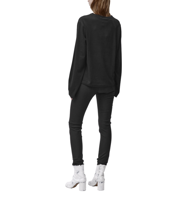 Langarmshirt mit tiefen Schultern