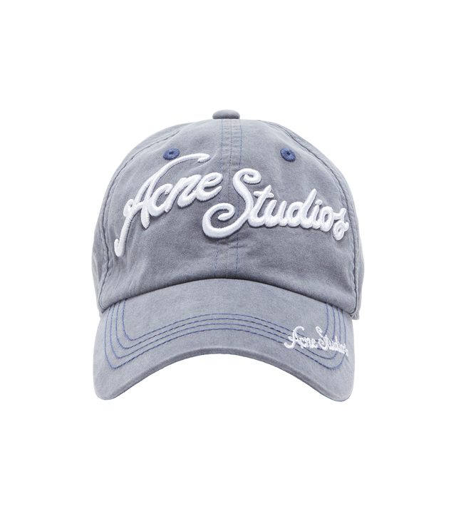 Baseball cap with logo embroidery 