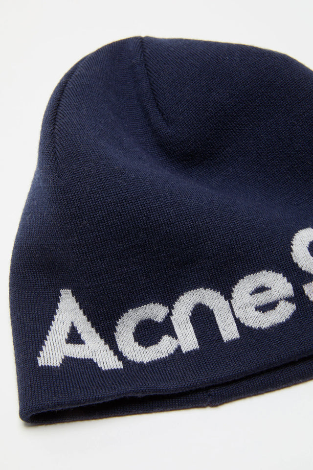 Gestrickte Beanie-Mütze aus Wolle