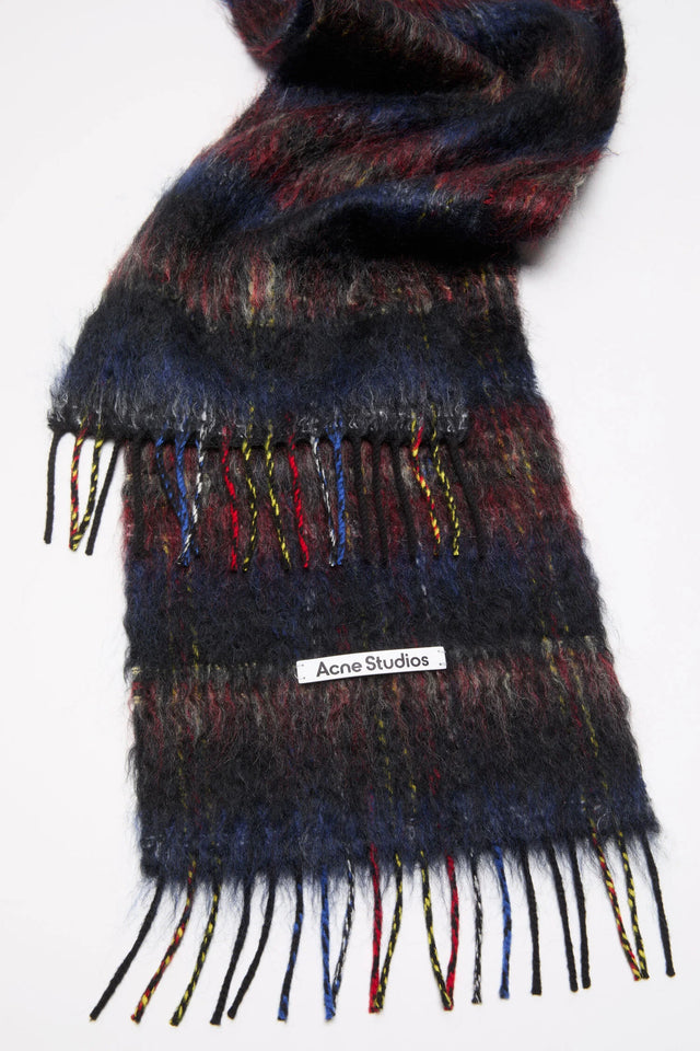 Fransenbesetzter Mohair-Schal