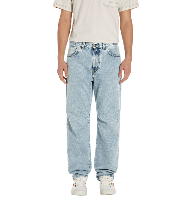 Jeans in heller Waschung