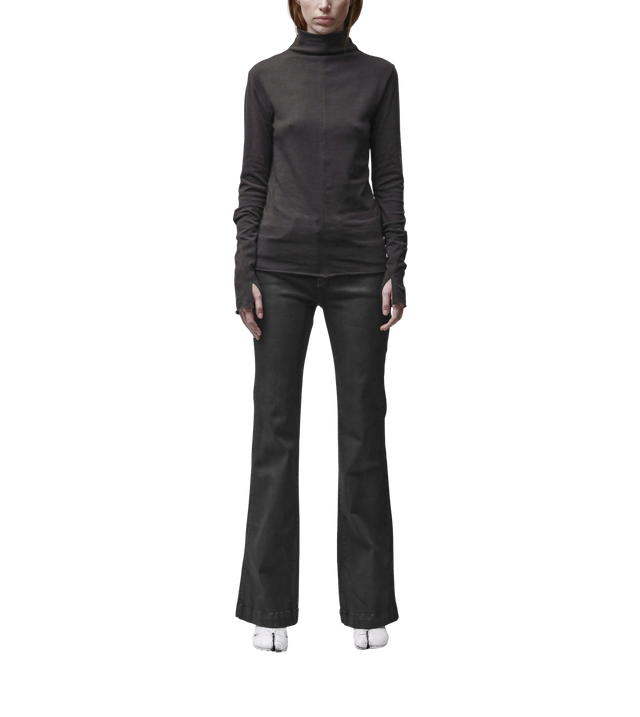 Rollkragen-Langarmshirt mit Schlitzdetail