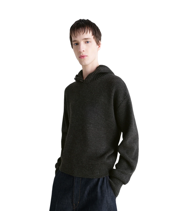 HOODED SWEATER