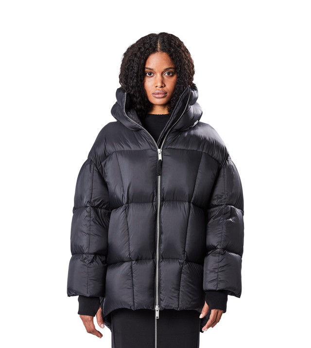 Daunenjacke mit Kapuze