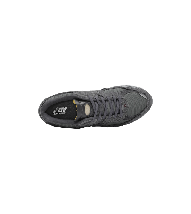 M2002RDB Sneakers