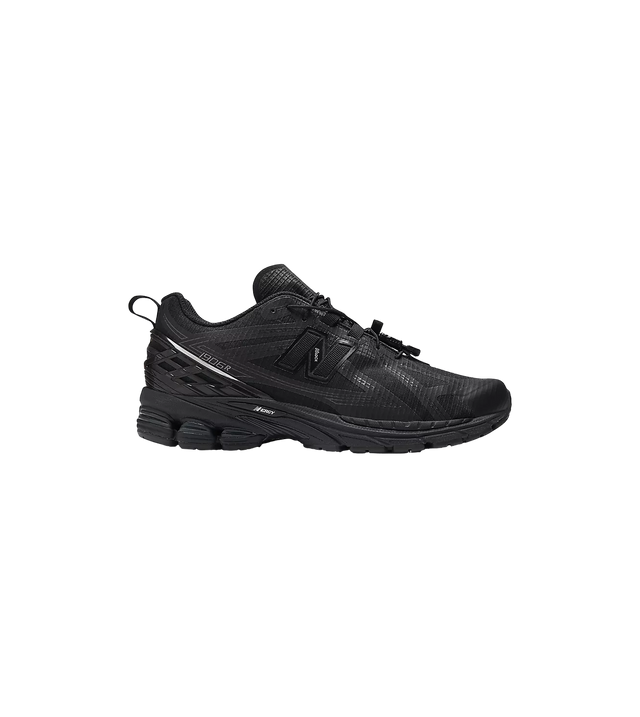 1906R Sneakers